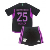 Maglie da calcio Bayern Munich Thomas Muller #25 Seconda Maglia Bambino 2023-24 Manica Corta (+ Pantaloni corti)